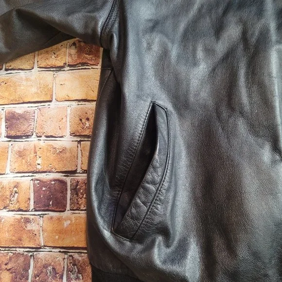 Vintage Men's 'Weekends' Black Genuine Leather Bomber Jacket - Picture 8 of 13
